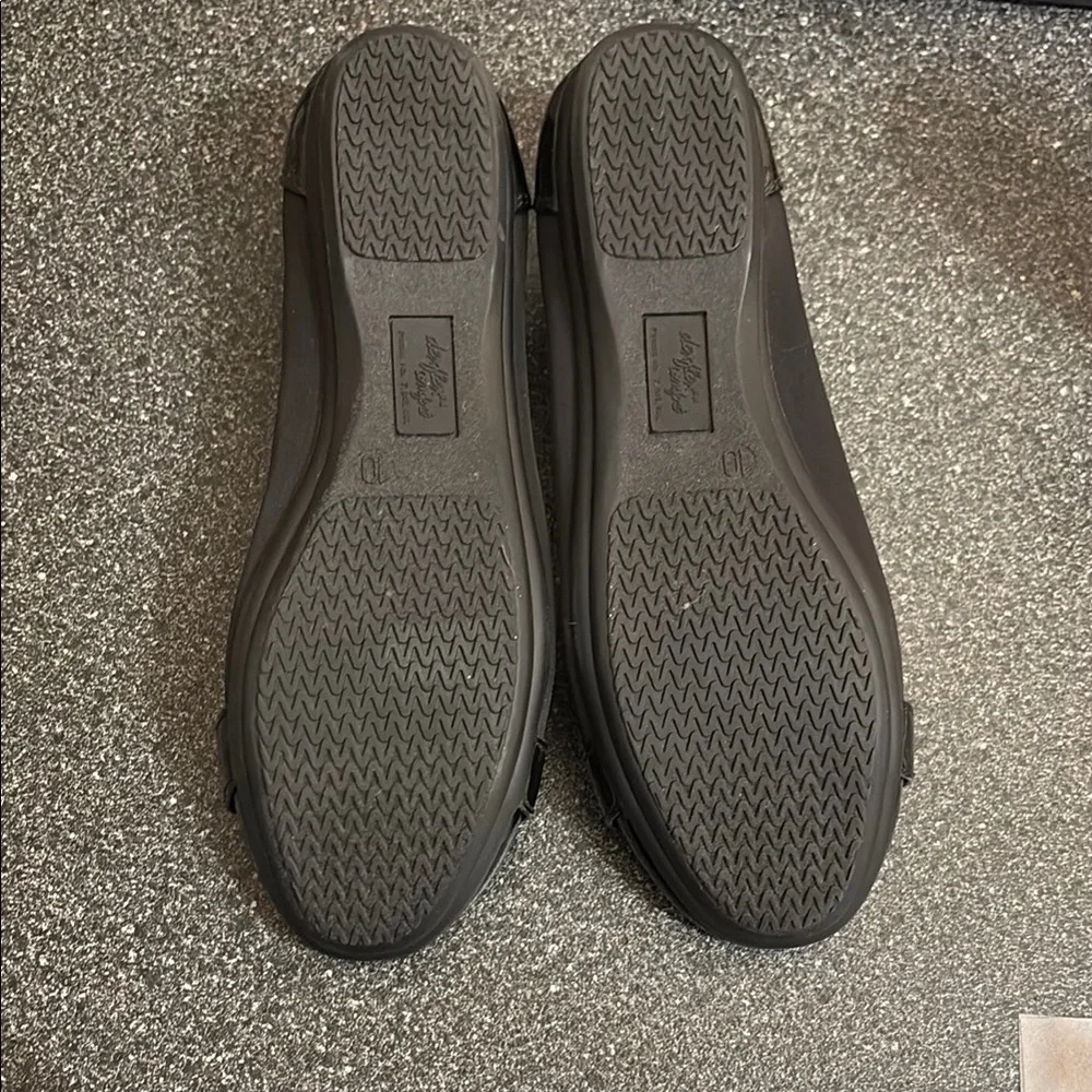Dexflex Comfort Black Flats with Patent Toe - Picture 3 of 5